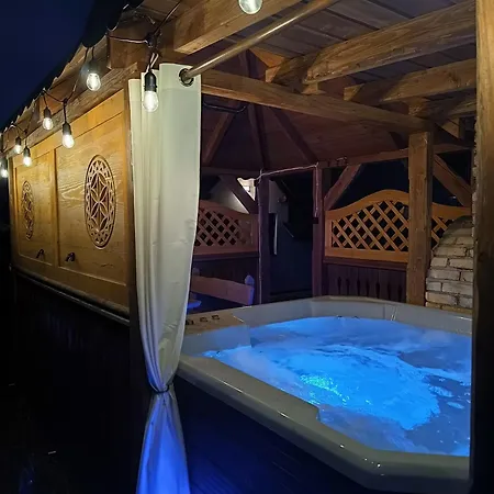 W Sercu Malych Pienin - Z Jacuzzi بيت للعطل شتافنيتسه