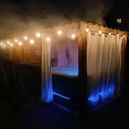 W Sercu Malych Pienin - Z Jacuzzi 度假居